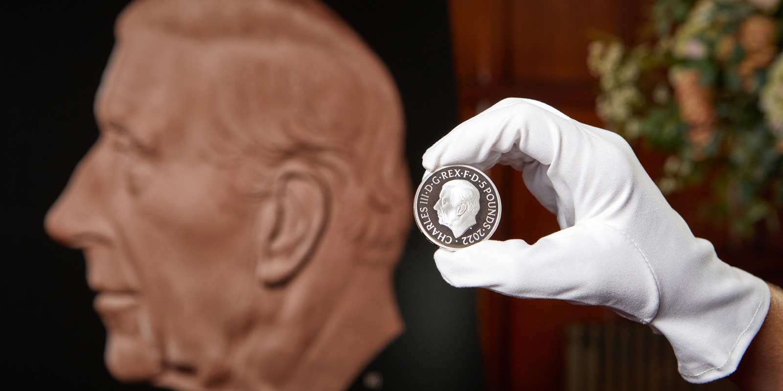 Englanti: Kuningas Charles III:n rahojen aikakausi on alkanut / The Royal Mint unveils official coin effigy of His Majesty King Charles III